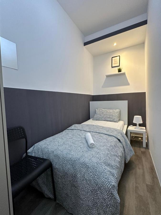 Traveller Partition Room In Al Barsha 1 Near Metro Dubái Exterior foto
