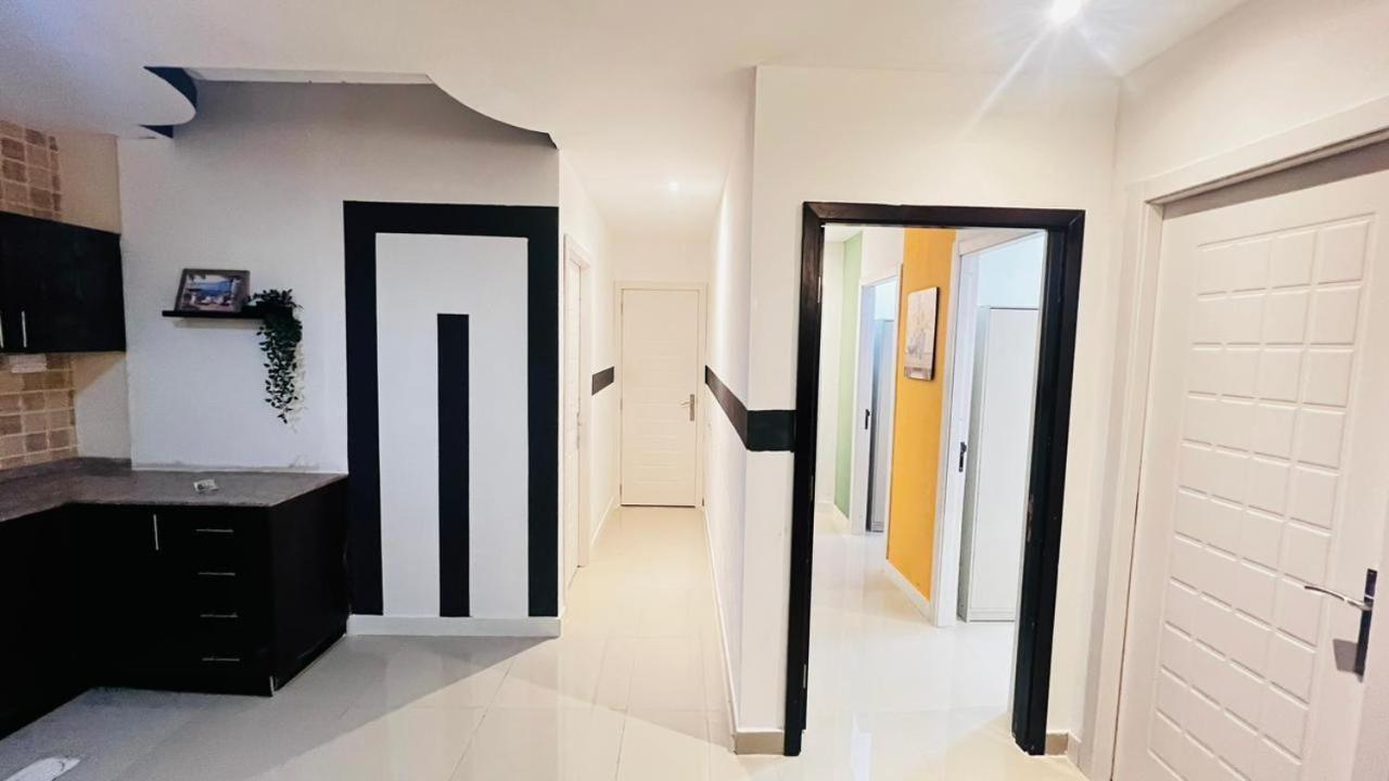 Traveller Partition Room In Al Barsha 1 Near Metro Dubái Exterior foto