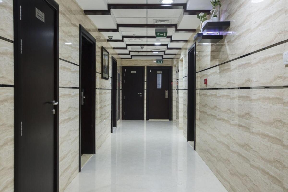 Traveller Partition Room In Al Barsha 1 Near Metro Dubái Exterior foto