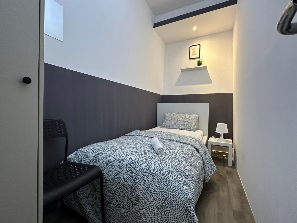 Traveller Partition Room In Al Barsha 1 Near Metro Dubái Exterior foto