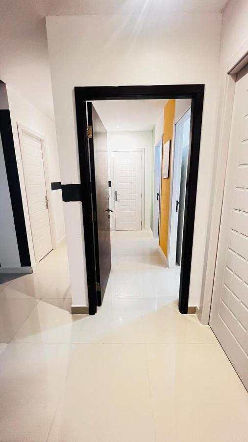 Traveller Partition Room In Al Barsha 1 Near Metro Dubái Exterior foto